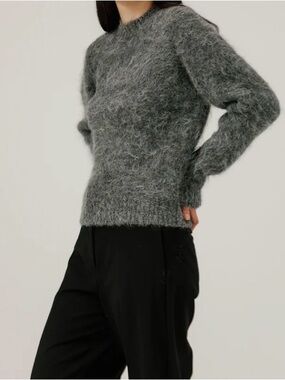 Bare Knitwear - Cozy Women's Gray Crewneck Sweater. Made in Peru